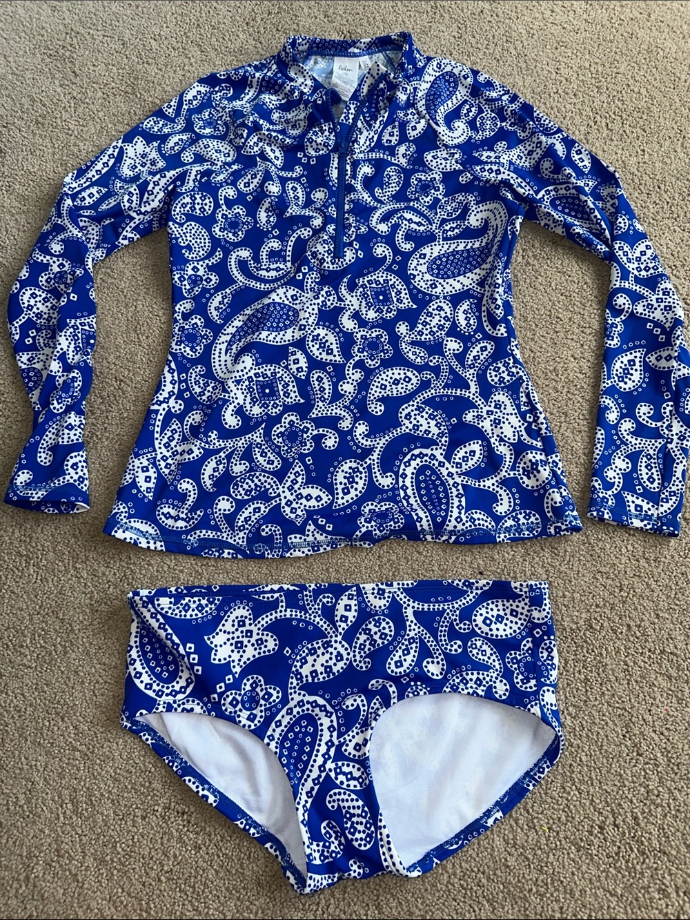 Boden rashguard and swim bottoms - Picture 6 of 8